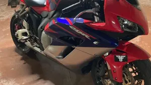 Honda CBR 1000 RR Fireblade (2004 - 05) 