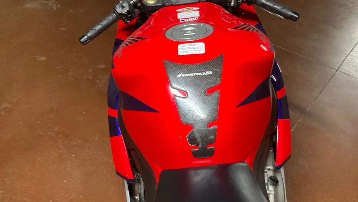 Honda CBR 1000 RR Fireblade (2004 - 05)  (4)