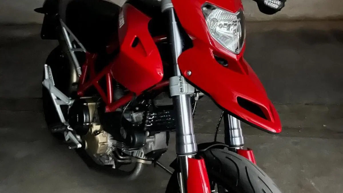 Ducati Hypermotard 1100 (2007 - 09)  (3)