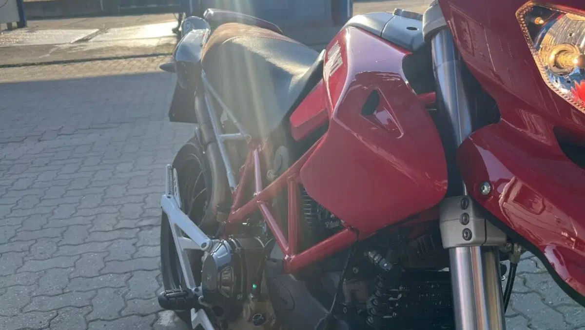 Ducati Hypermotard 1100 (2007 - 09)  (8)