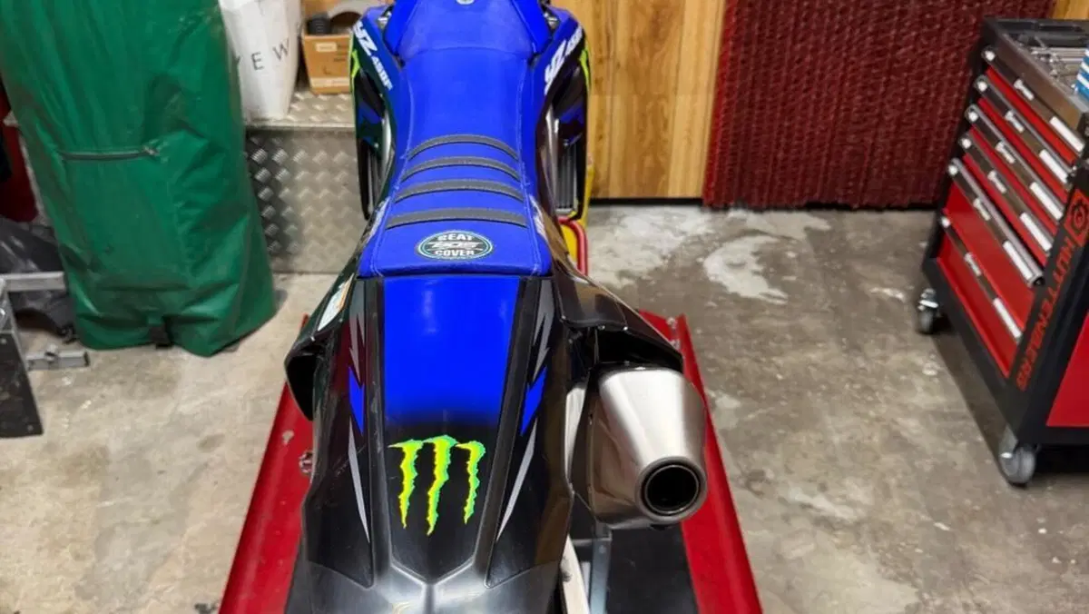 Yamaha YZ 450 F Monster Energy Yamaha Racing Edition (2025)  (2)