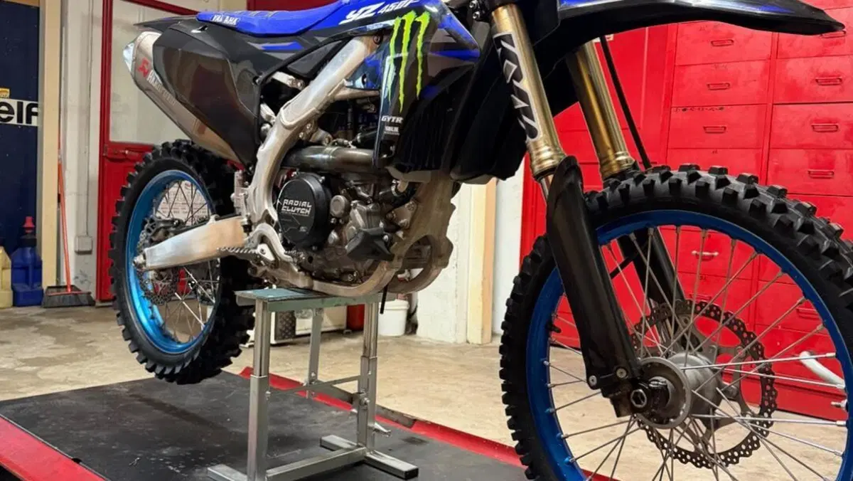 Yamaha YZ 450 F Monster Energy Yamaha Racing Edition (2025)  (3)