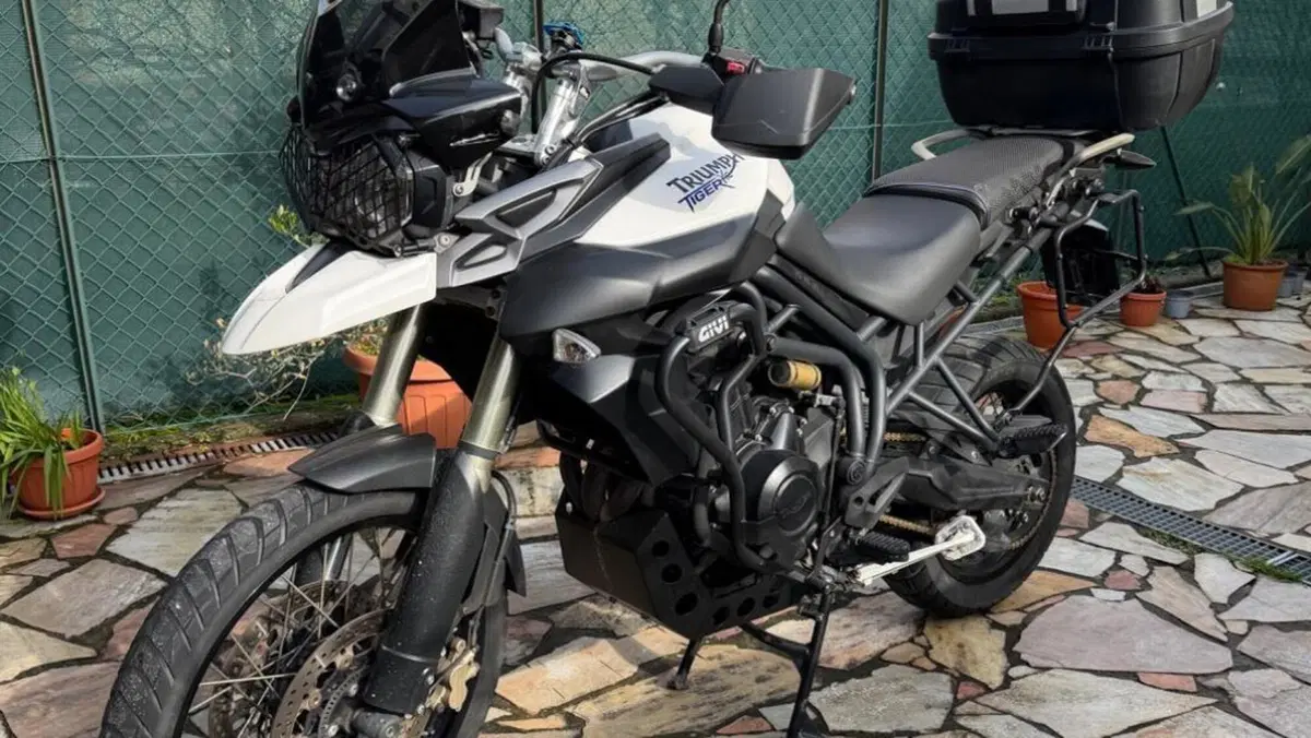 Triumph Tiger 800 XC (2011 - 12)  (2)