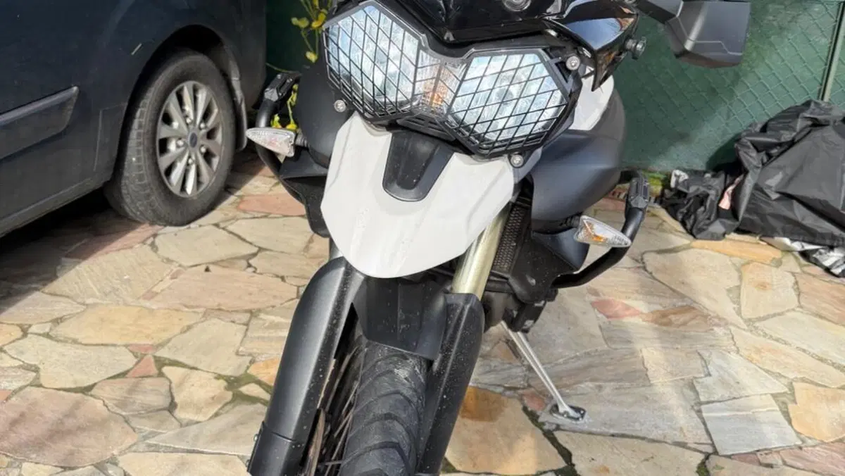 Triumph Tiger 800 XC (2011 - 12)  (5)