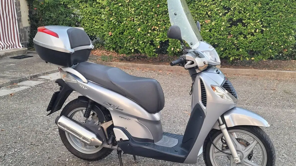 Honda SH 150i (2005 - 08)  (2)