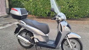 Honda SH 150i (2005 - 08)  (2)