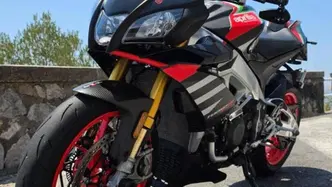 Aprilia Tuono V4 Factory (2019 - 20) usata