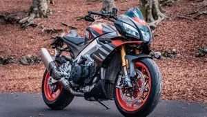 Aprilia Tuono V4 Factory (2019 - 20)  (5)