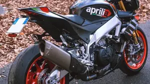 Aprilia Tuono V4 Factory (2019 - 20)  (6)