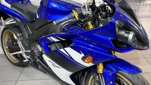 Yamaha YZF R1 (2007 - 08)  (7)
