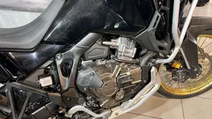 Honda Africa Twin CRF 1100L (2020 - 21)  (9)
