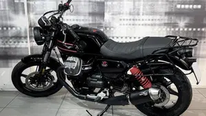 Moto Guzzi V7 Special (2021 - 24)  (2)