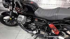 Moto Guzzi V7 Special (2021 - 24)  (4)