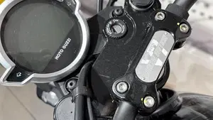 Moto Guzzi V7 Special (2021 - 24)  (6)