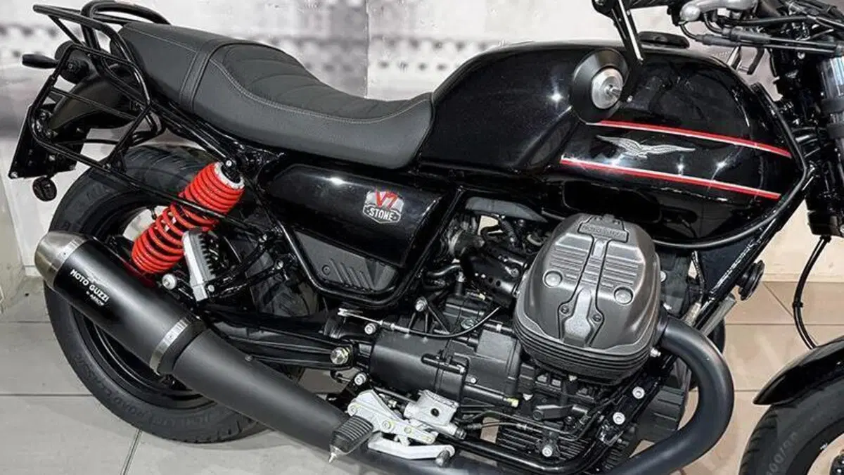 Moto Guzzi V7 Special (2021 - 24)  (9)