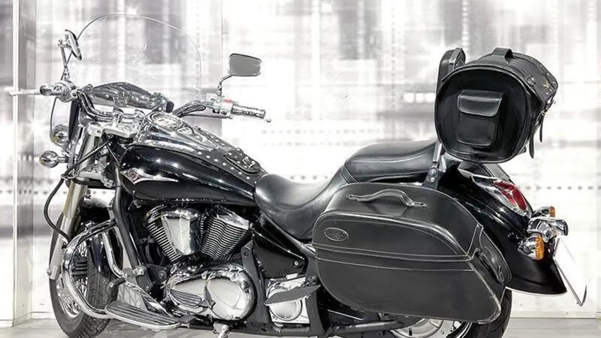 Kawasaki Vulcan VN 900 Classic (2006 - 10)  (2)
