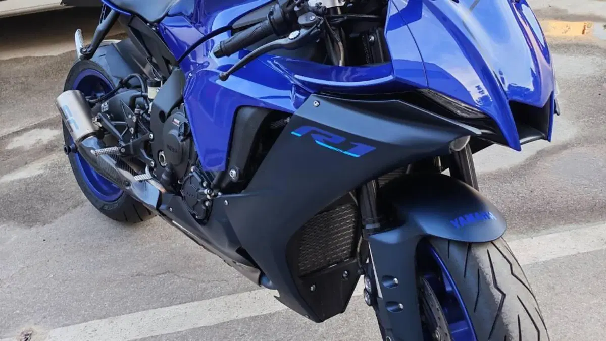 Yamaha YZF R1 (2020 - 25)  (4)