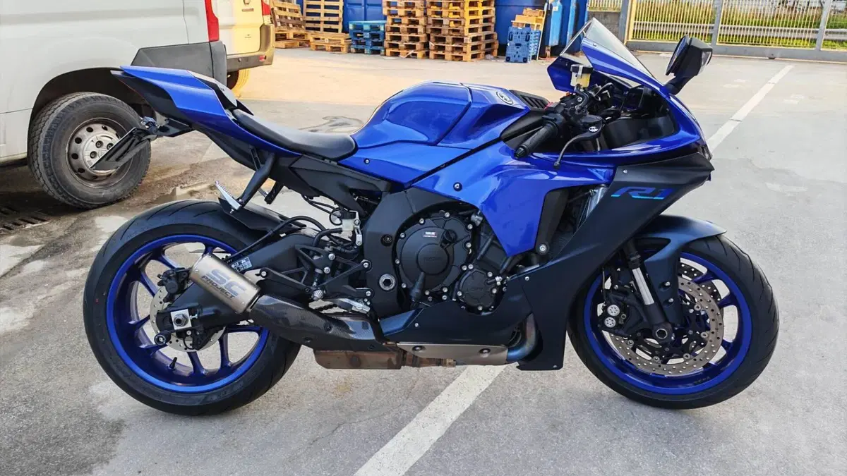 Yamaha YZF R1 (2020 - 25)  (5)