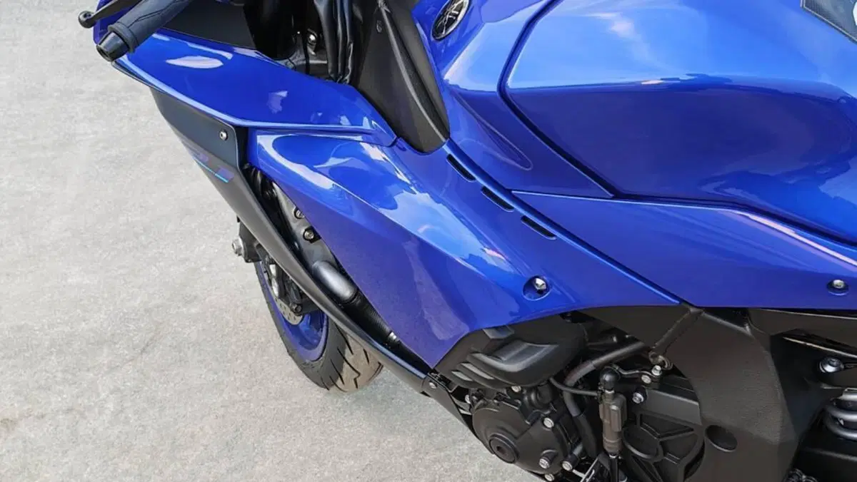 Yamaha YZF R1 (2020 - 25)  (9)