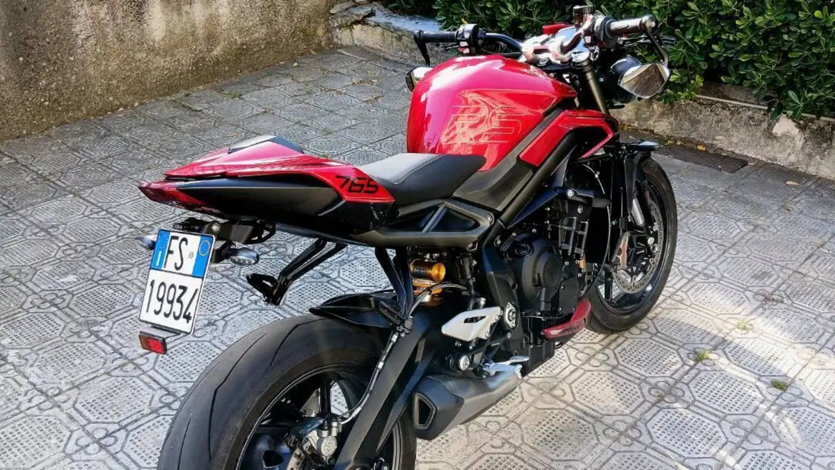 Triumph Street Triple 765 RS (2023 - 26)  (3)