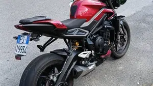 Triumph Street Triple 765 RS (2023 - 26)  (4)