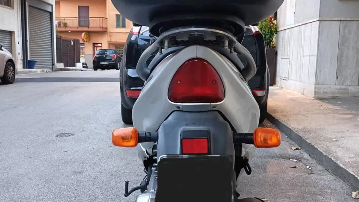 Suzuki UE 150  (6)