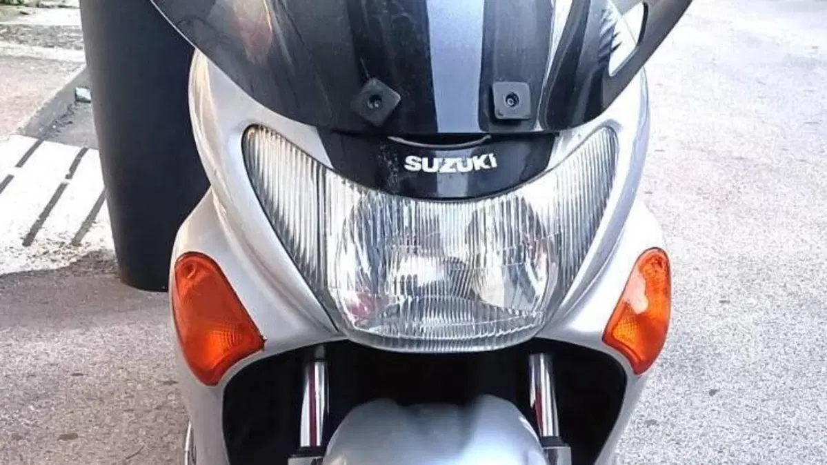 Suzuki UE 150  (7)