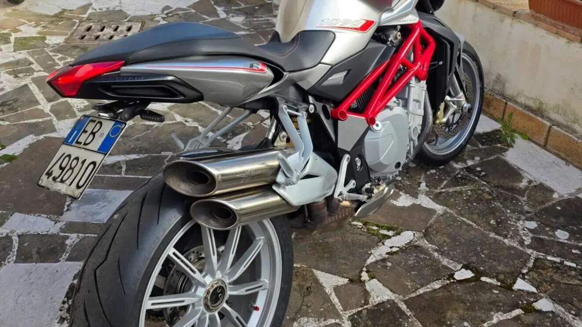 MV Agusta Brutale 1090 R (2012 - 15)  (2)