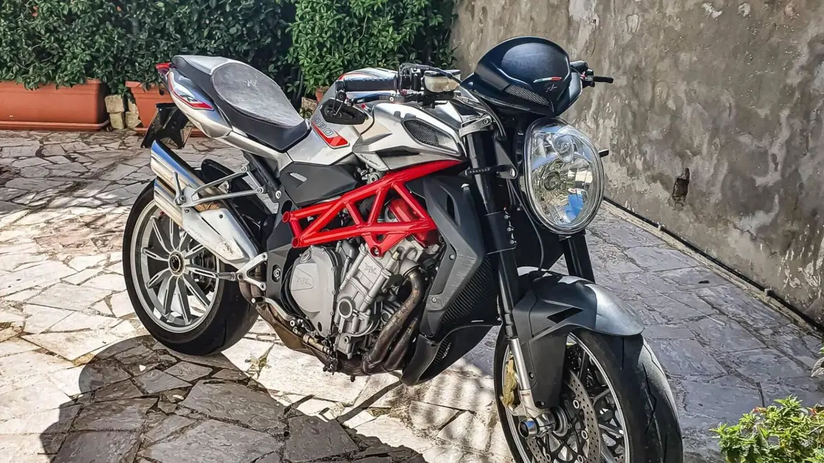 MV Agusta Brutale 1090 R (2012 - 15)  (4)