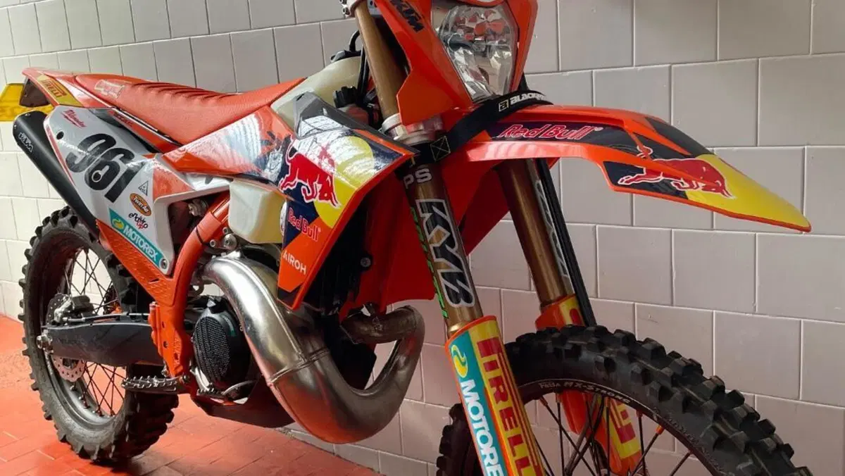 KTM 300 EXC Champion Edition (2025)  (2)