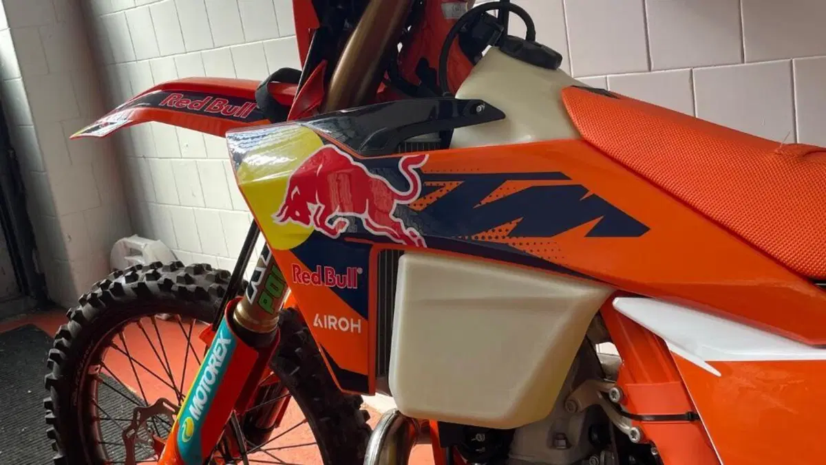 KTM 300 EXC Champion Edition (2025)  (4)