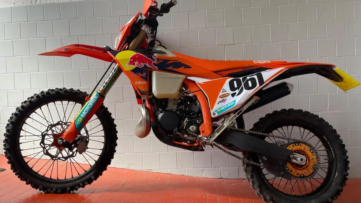 KTM 300 EXC Champion Edition (2025)  (8)