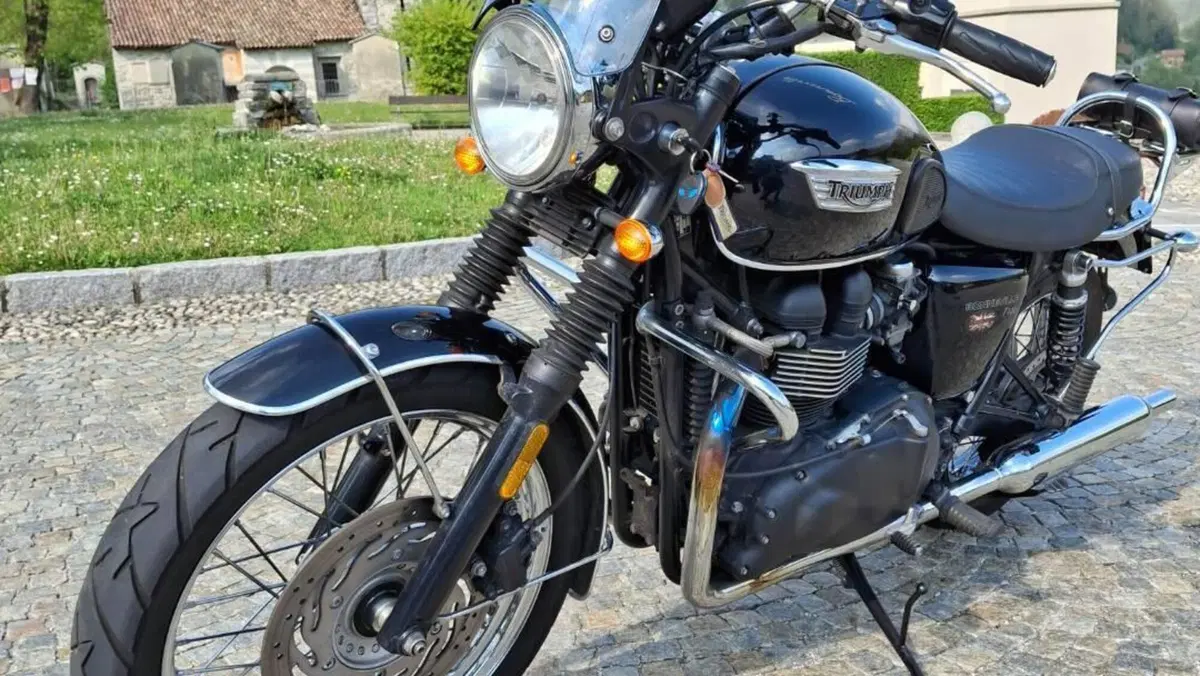 Triumph Bonneville T100 (2008 - 16)  (2)