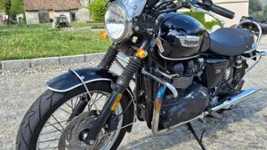 Triumph Bonneville T100 (2008 - 16)  (2)