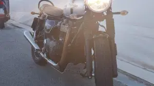 Triumph Street Twin 900 (2017 - 18)  (6)