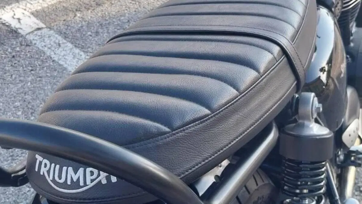 Triumph Street Twin 900 (2017 - 18)  (9)