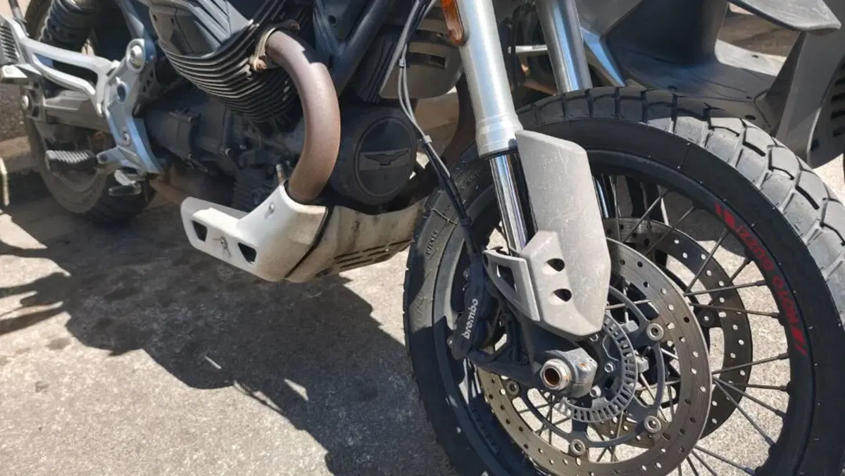 Moto Guzzi V85 TT (2019 - 20)  (2)