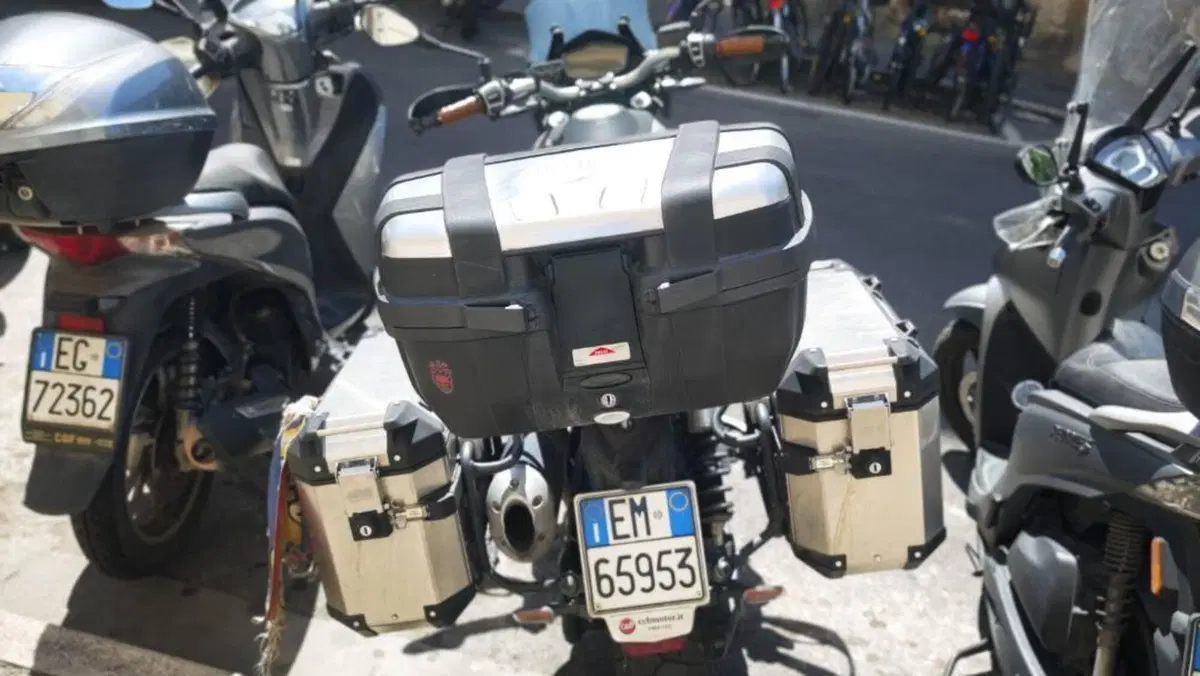 Moto Guzzi V85 TT (2019 - 20)  (4)