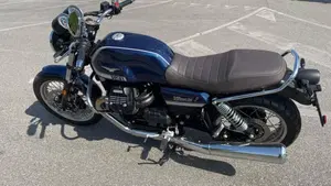 Moto Guzzi V7 Special (2021 - 24)  (6)