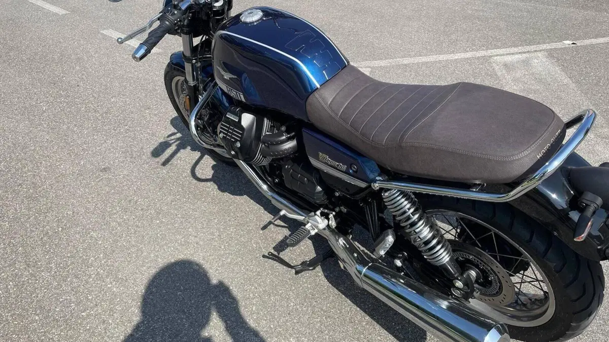 Moto Guzzi V7 Special (2021 - 24)  (5)