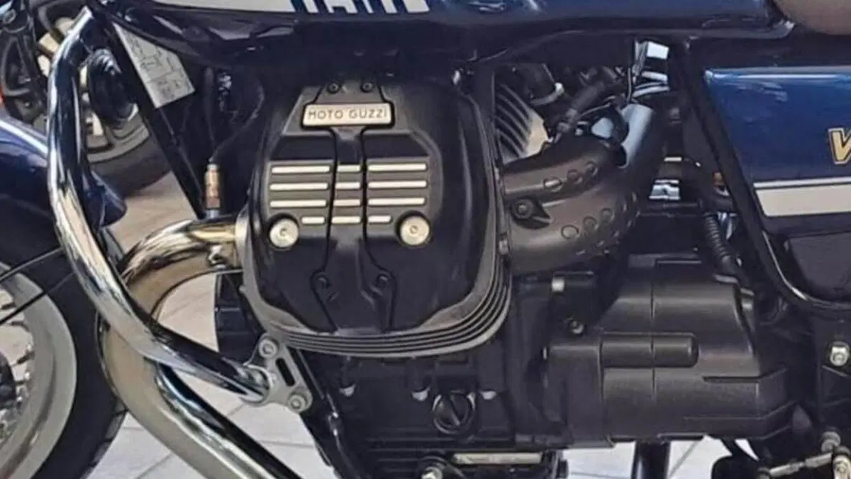 Moto Guzzi V7 Special (2021 - 24)  (4)
