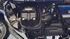 Moto Guzzi V7 Special (2021 - 24)  (4)