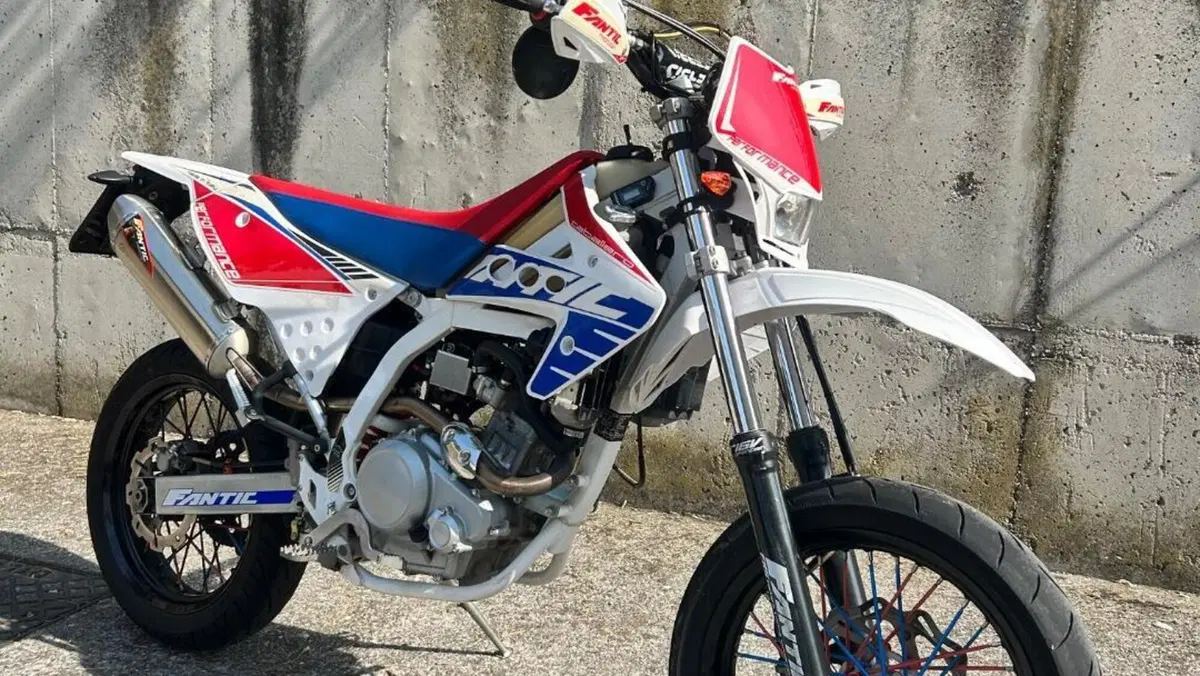 Fantic Motor Motard 125 M Performance 4t (2017)  (3)