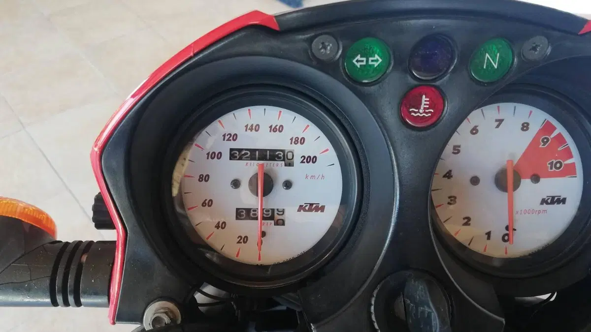 KTM 640 Duke II (2001)  (3)