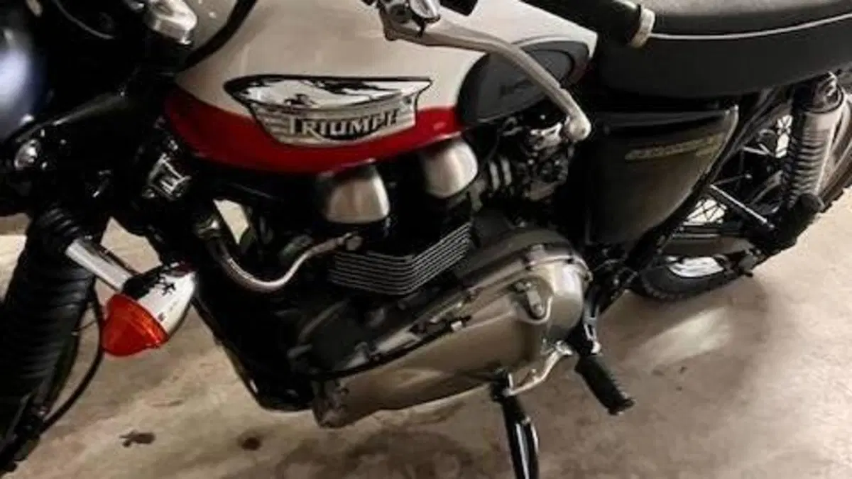 Triumph Scrambler (2006 - 17)  (5)