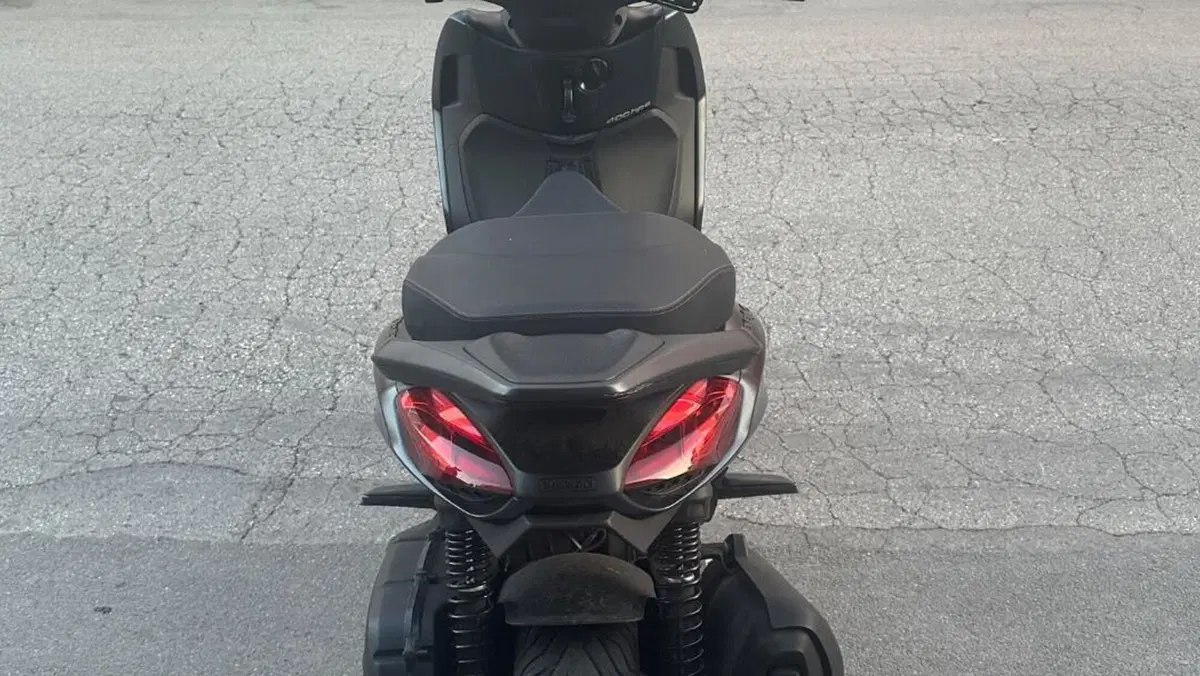 Piaggio Beverly 400 ABS-ASR (2021 - 24)  (2)