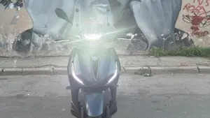 Piaggio Beverly 400 ABS-ASR (2021 - 24)  (4)