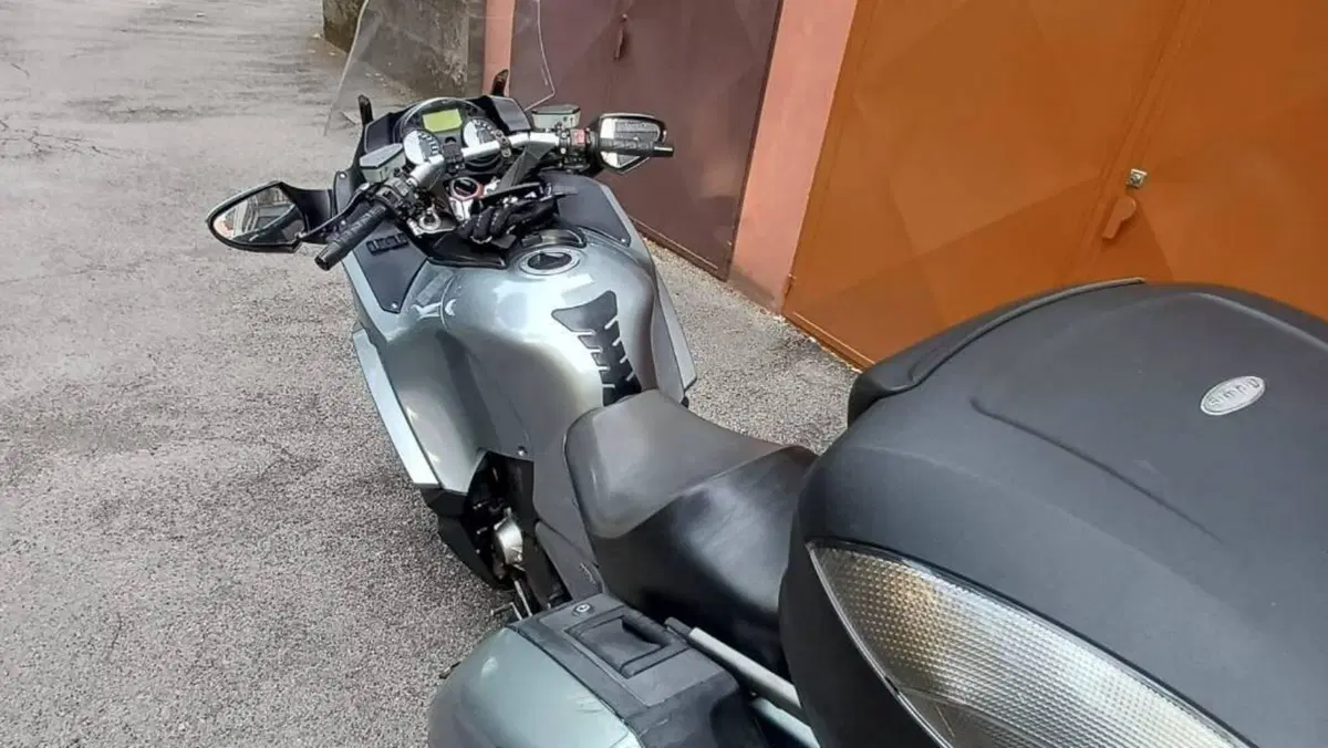 Kawasaki GTR 1400 (2007 - 09)  (3)