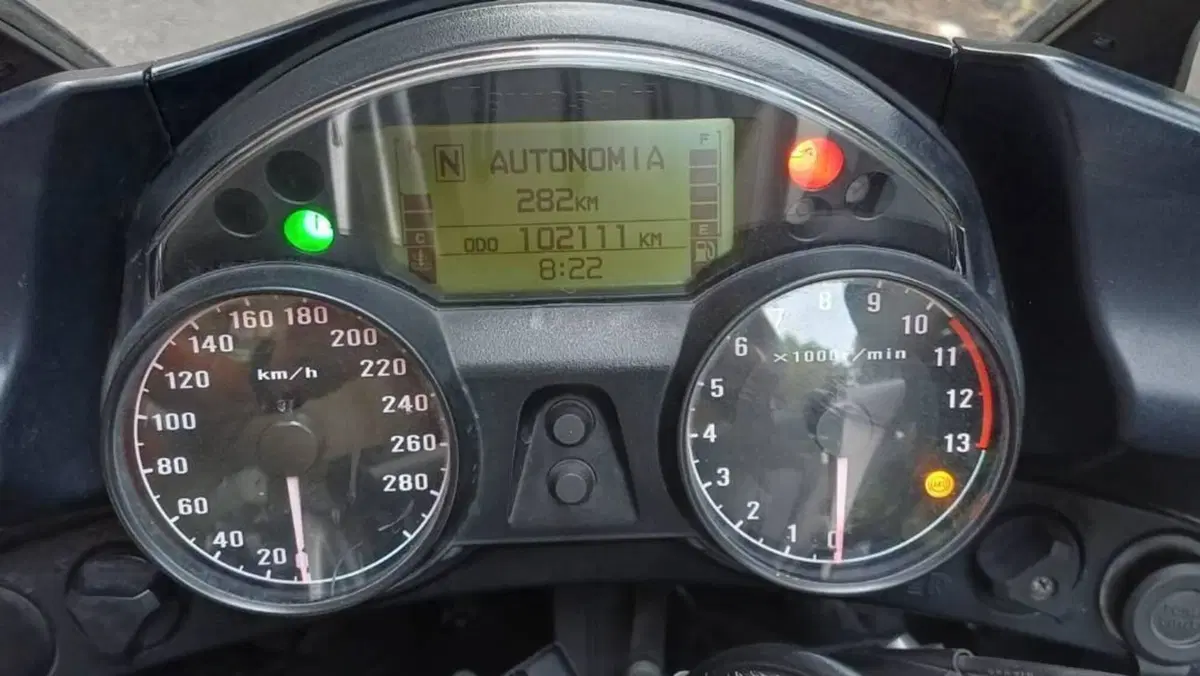 Kawasaki GTR 1400 (2007 - 09)  (7)