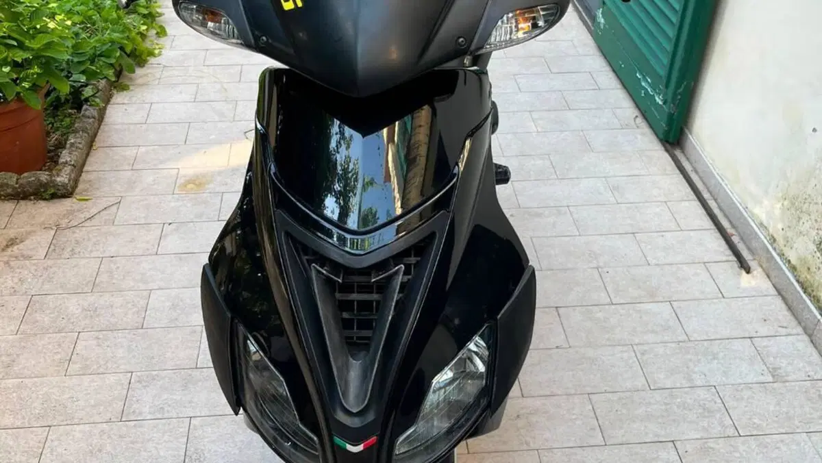 Aprilia SR 50 R (2012 - 17)  (3)